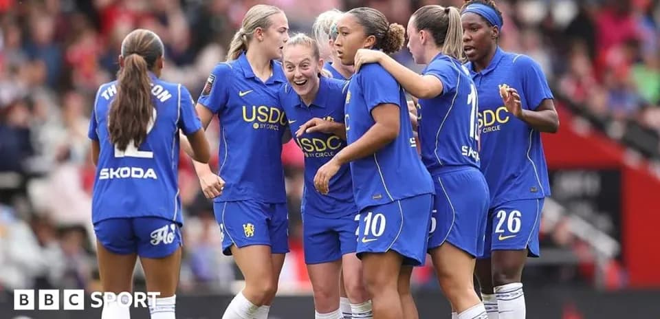 Jugadoras de Chelsea celebrando un gol durante el partido