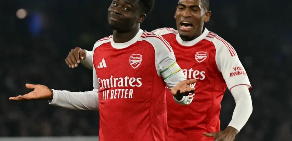 Jugadores de Arsenal celebrando un gol