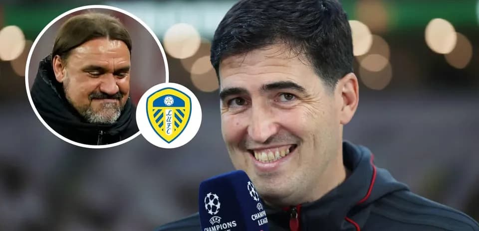 Entrenador sonriente en entrevista con logo de Leeds