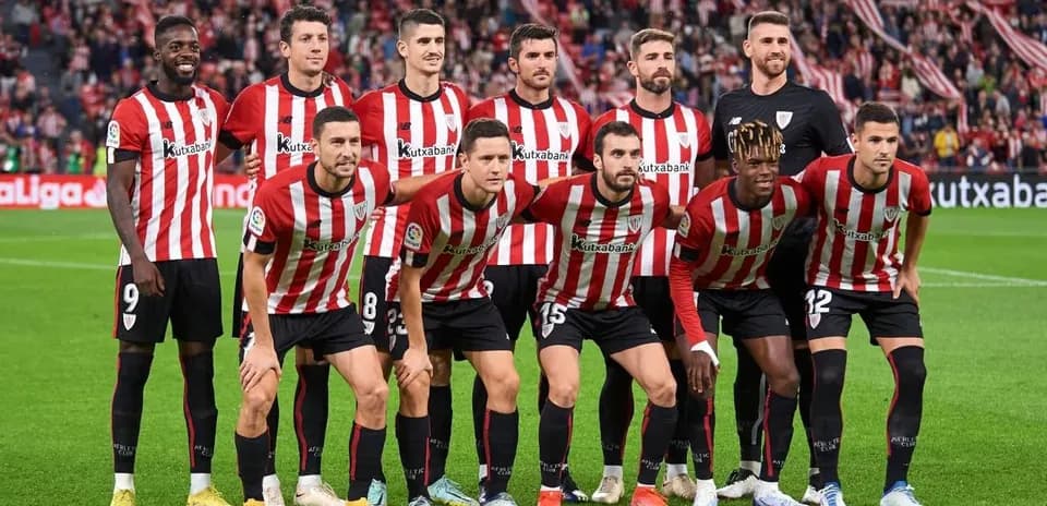 Jugadores del Athletic Club en formación