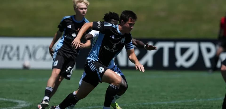Jugadores de Minnesota United II en acción