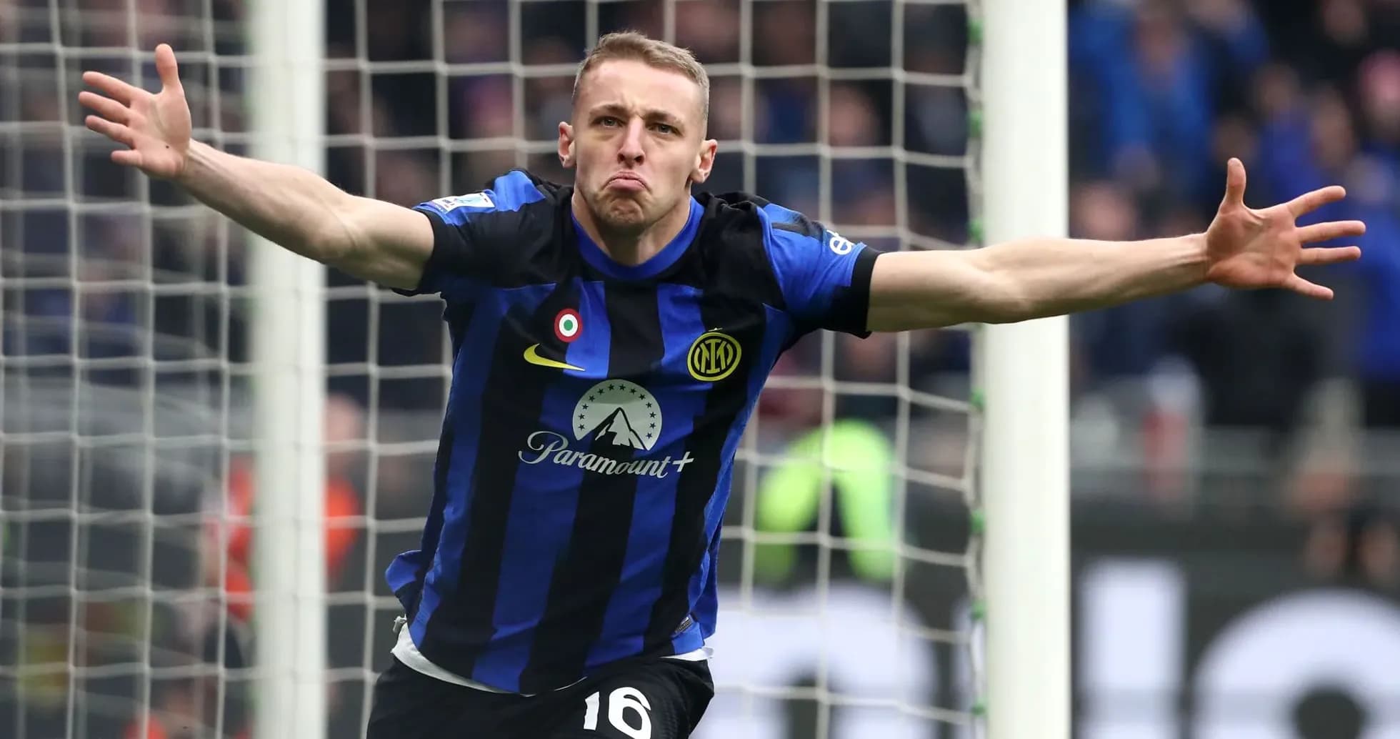 Jugador de Inter celebrando un gol en el partido