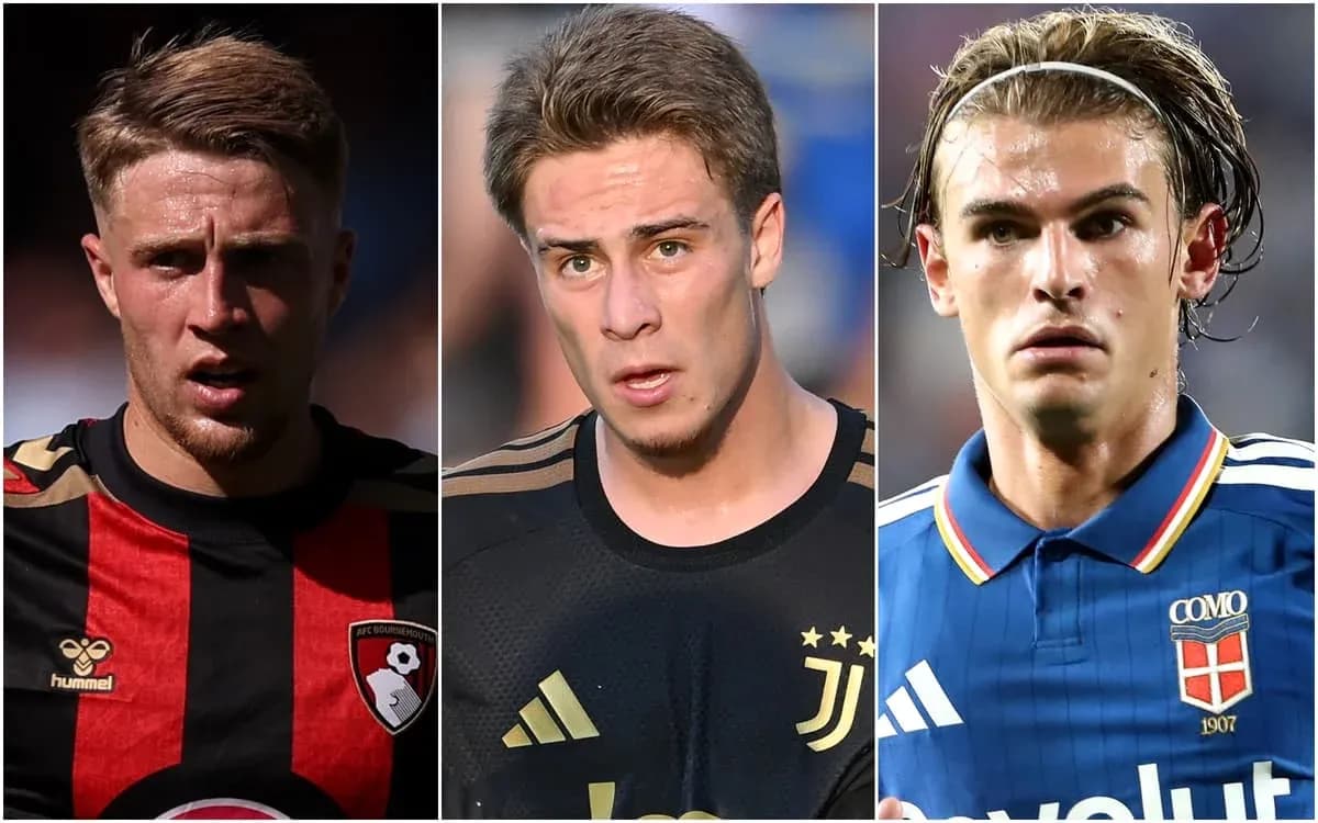 Tres futbolistas en diferentes camisetas de clubes