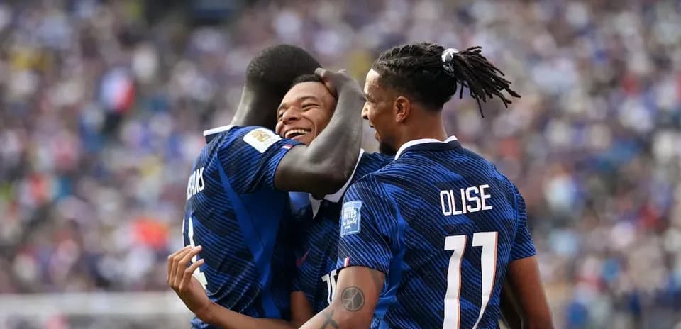 Jugadores de Francia celebrando un gol en el partido