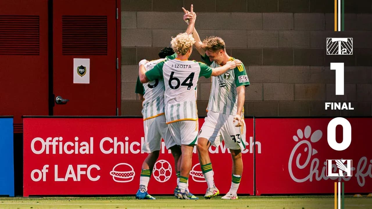 Jugadores de Portland Timbers II celebrando un gol