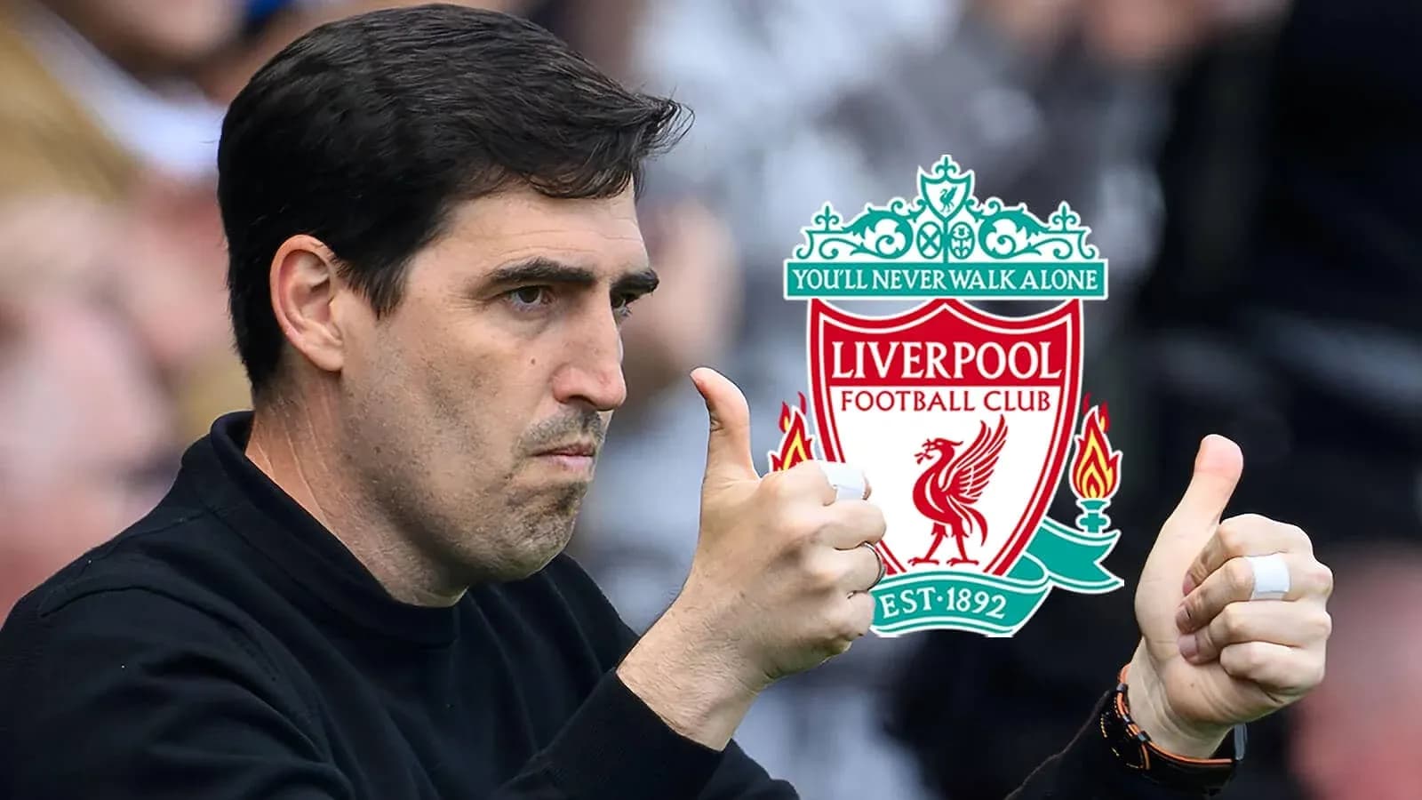 Entrenador dando el pulgar arriba junto al logo de Liverpool