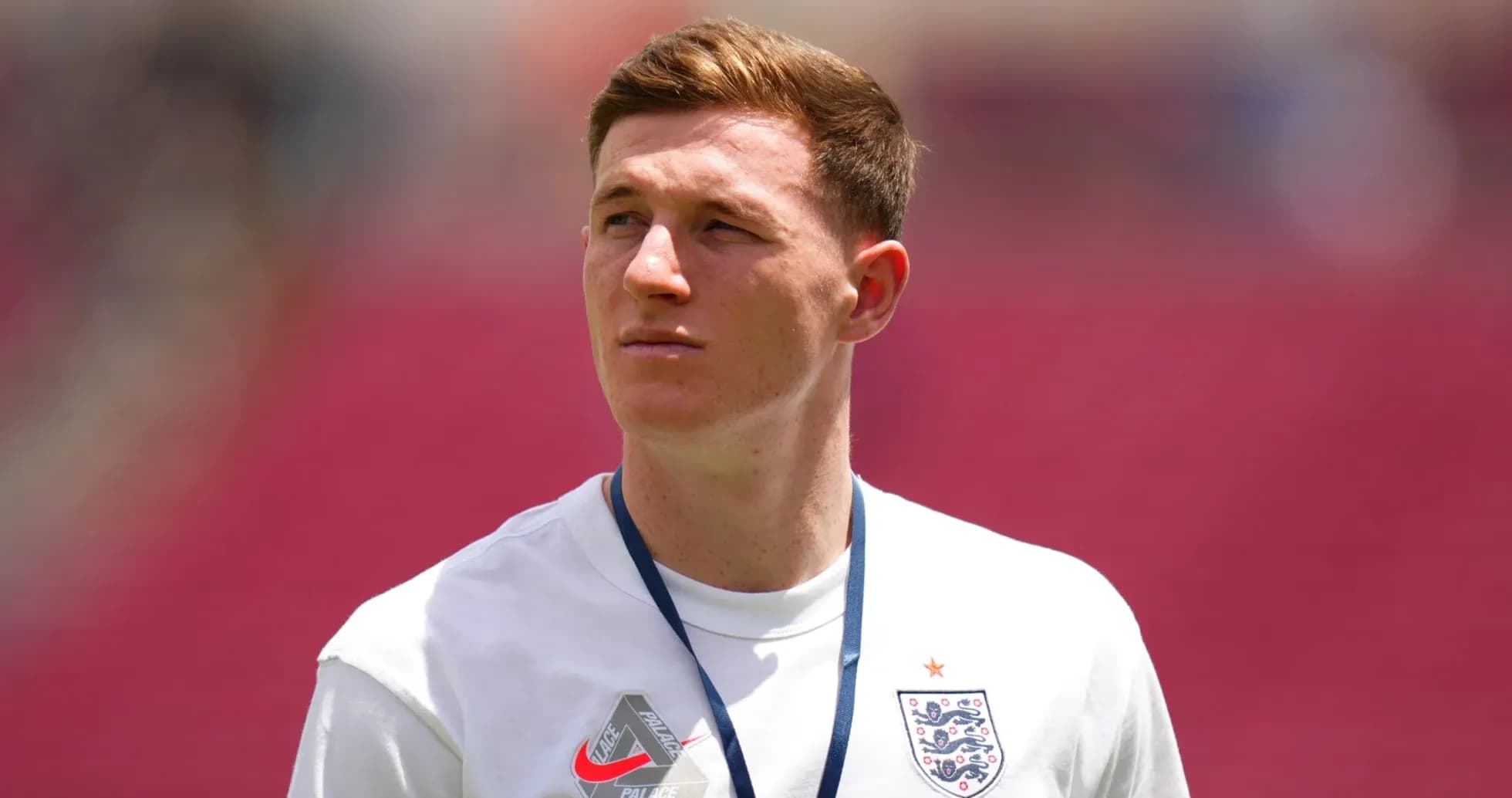 Jugador de Inglaterra en la cancha antes del partido