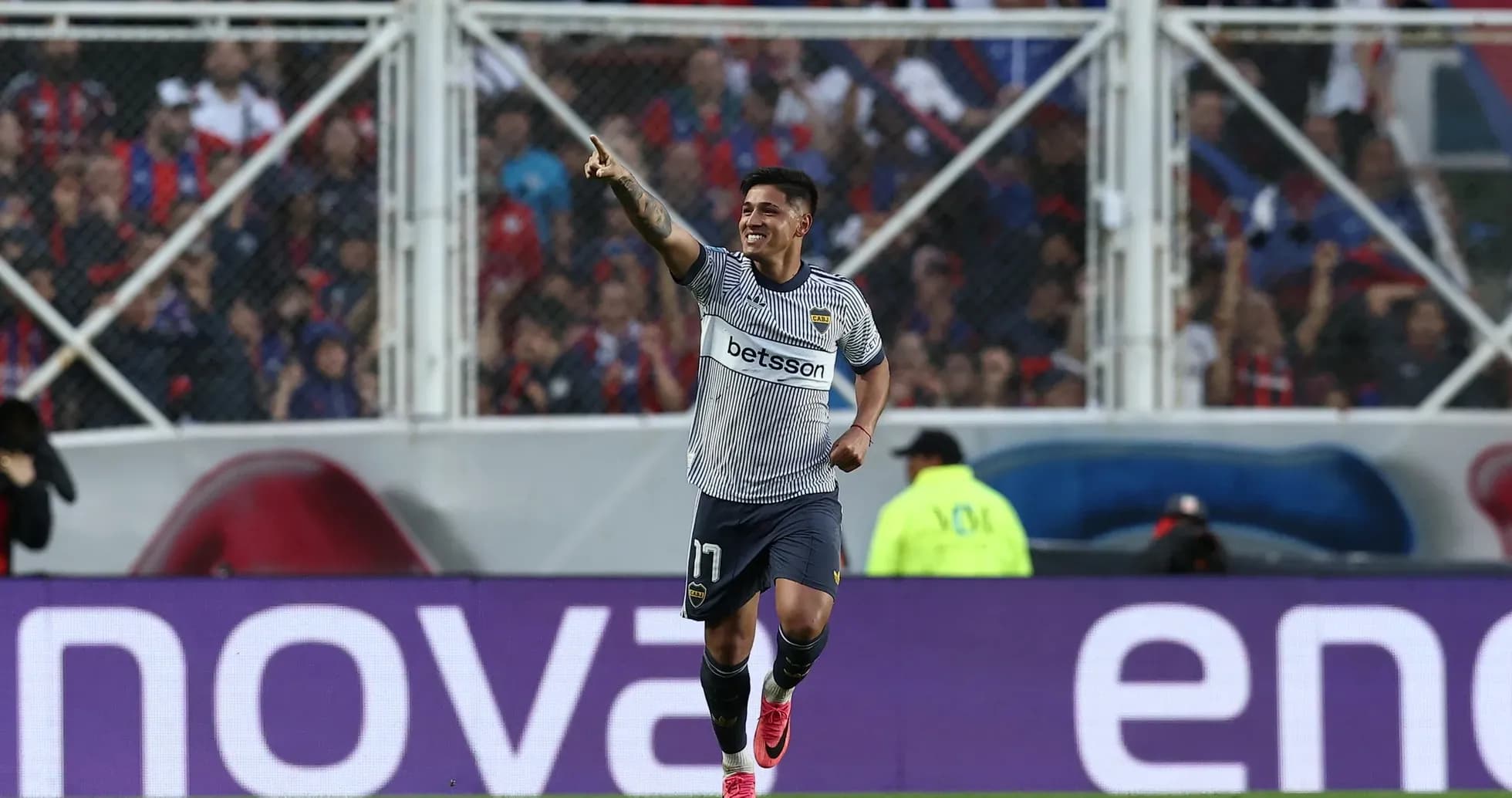 Jugador de Boca Juniors celebra un gol