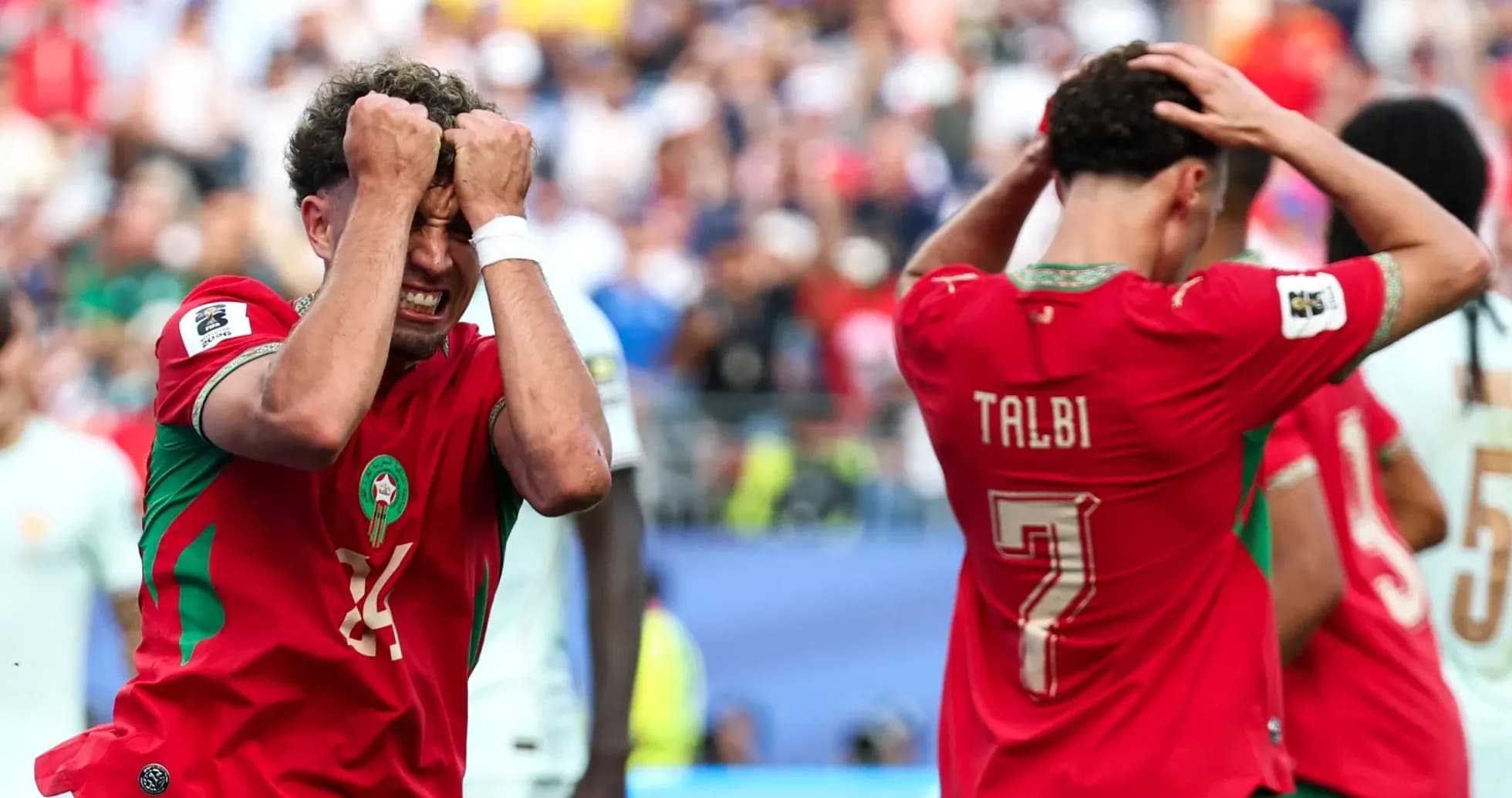 Jugadores de Marruecos frustrados tras una jugada