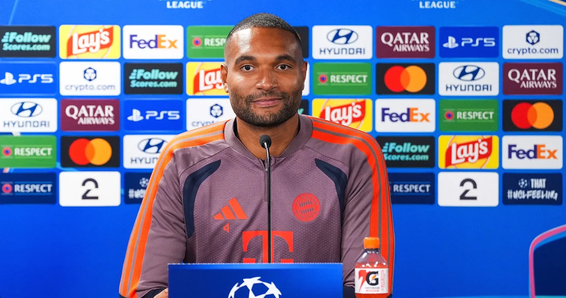 Jugador de Bayern Munich en conferencia de prensa