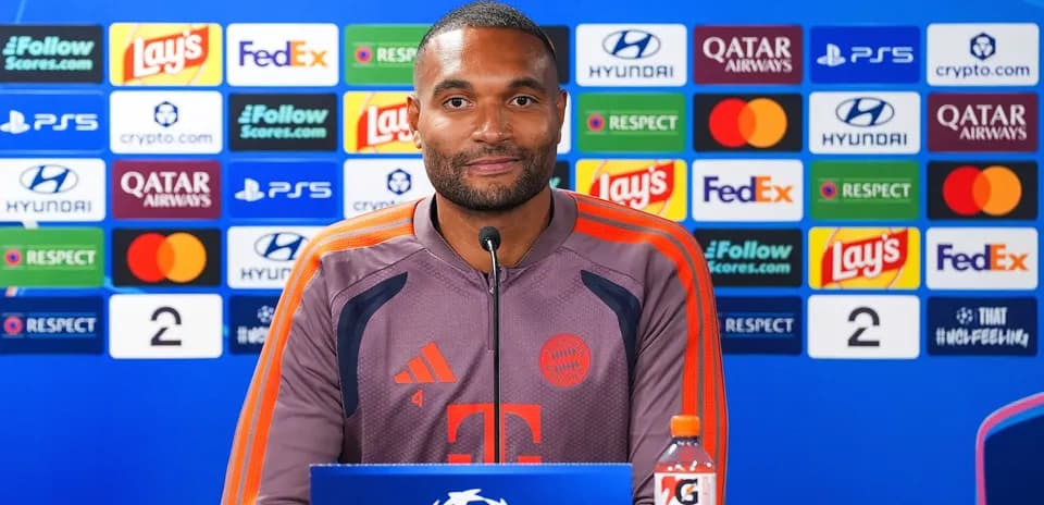 Jugador de Bayern Munich en conferencia de prensa