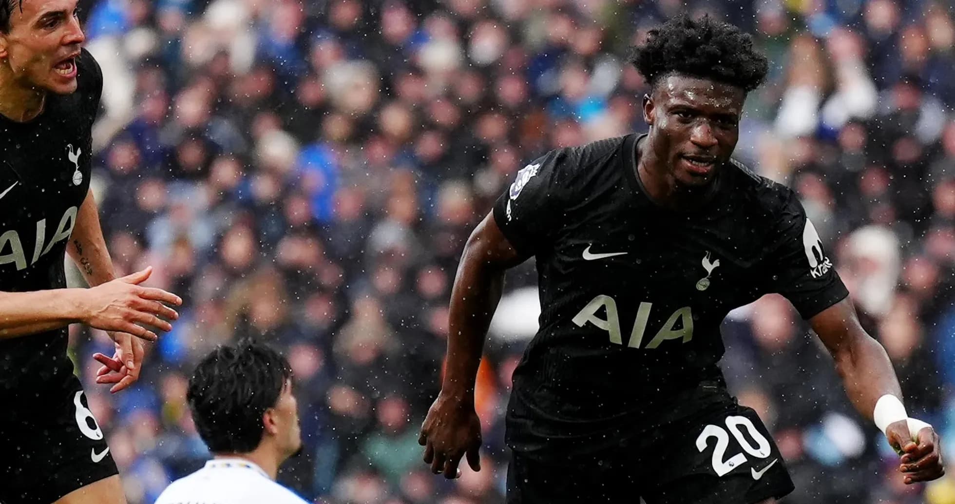 Jugador de Tottenham celebrando un gol