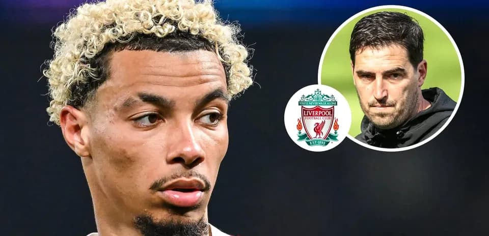 Jugador de fútbol con cabello rizado y logo de Liverpool