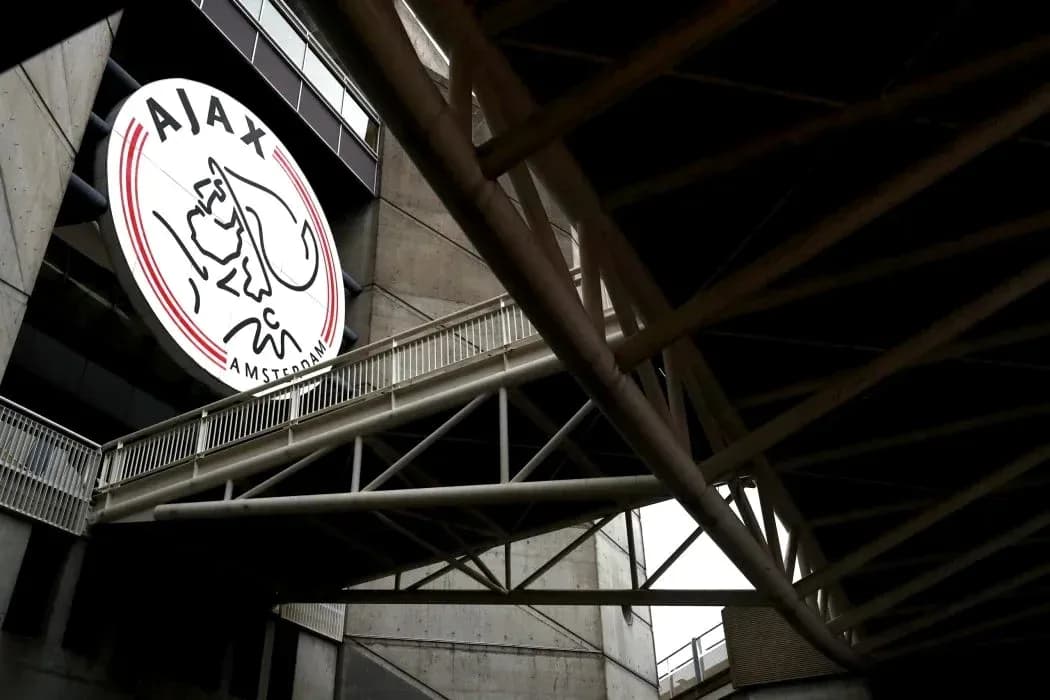Logotipo de Ajax en el exterior del estadio