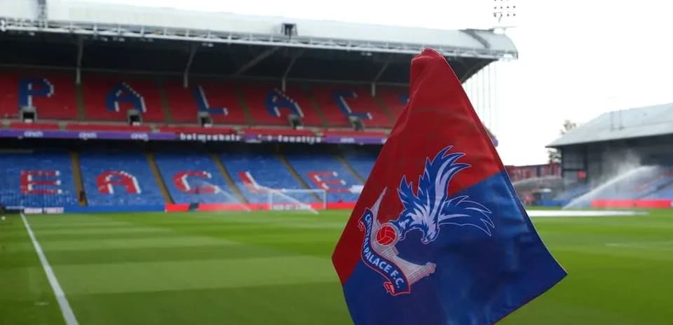 Esquina del campo en el estadio de Crystal Palace
