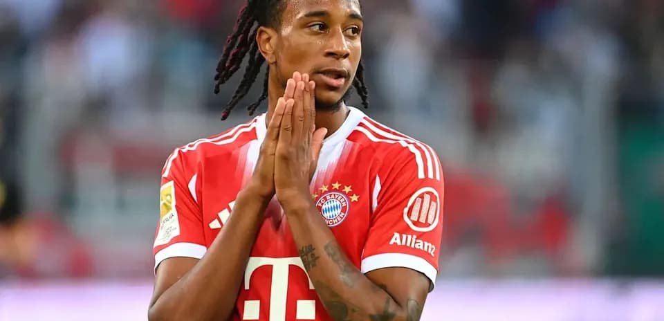 Jugador de Bayern Múnich en acción durante el partido