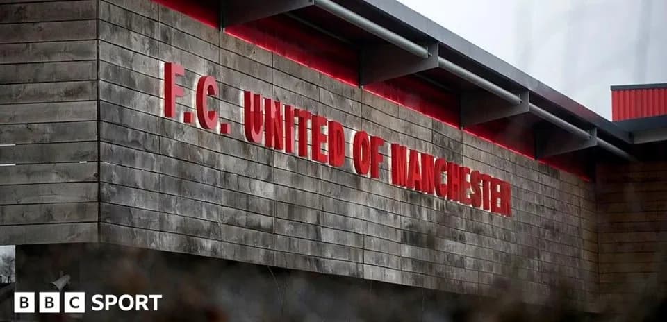 Fachada de F.C. United of Manchester en estadio