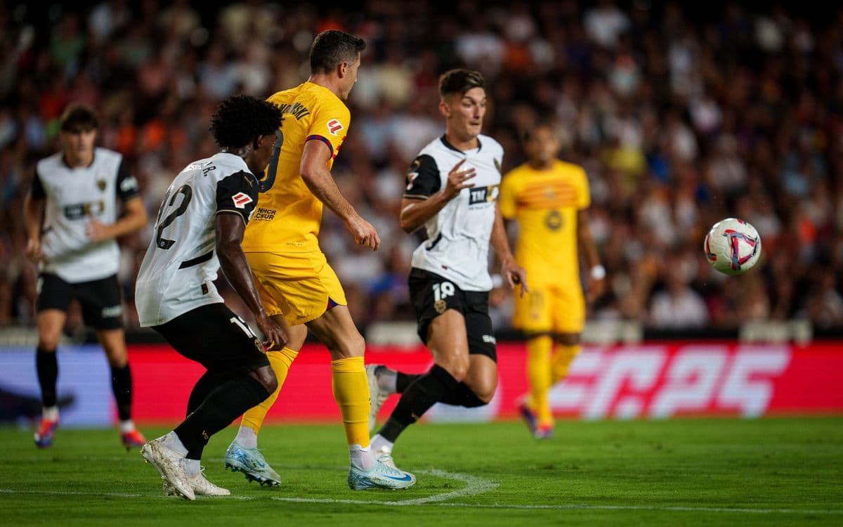 Acción del partido Valencia contra Barcelona