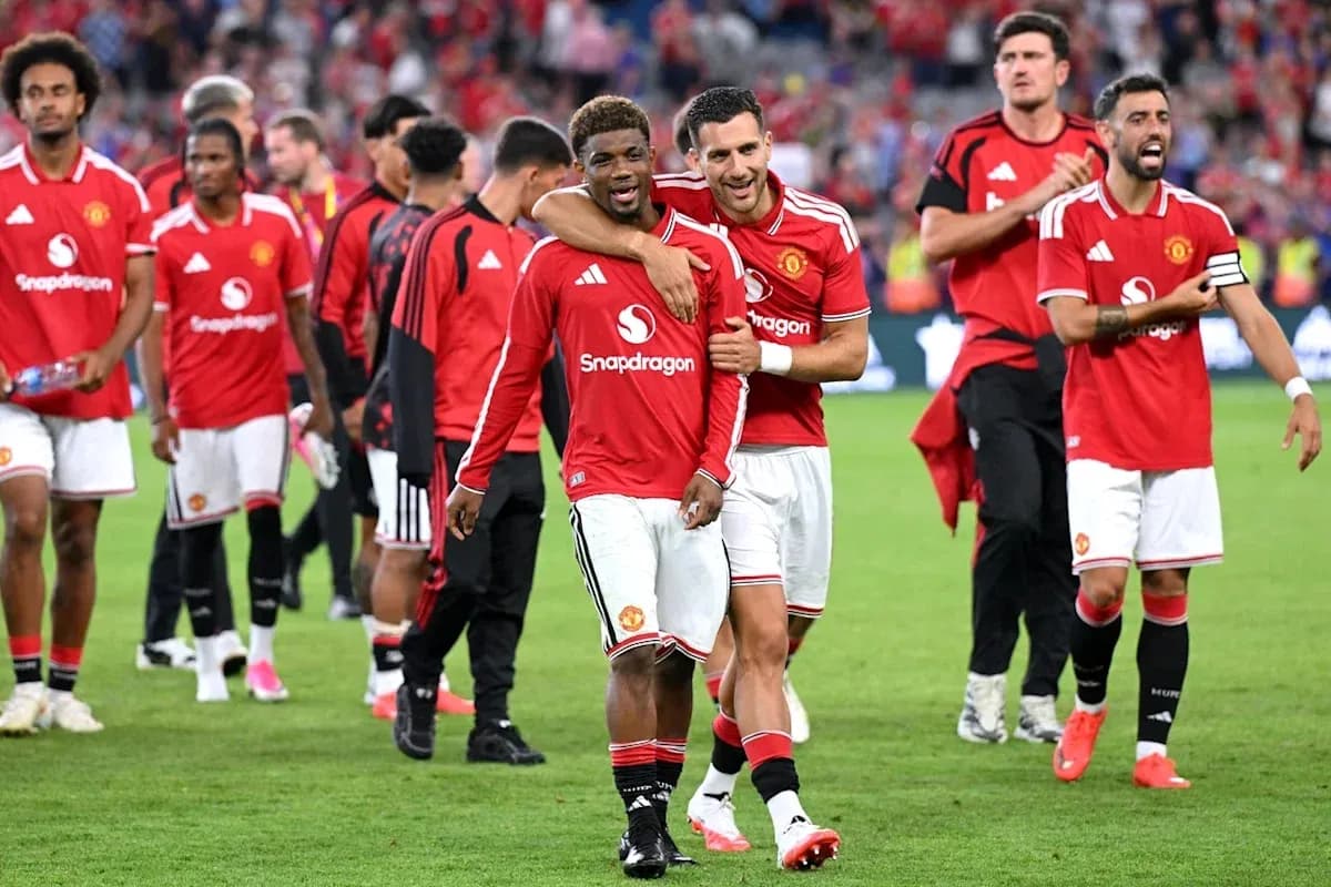 Jugadores de Manchester United celebrando tras el partido