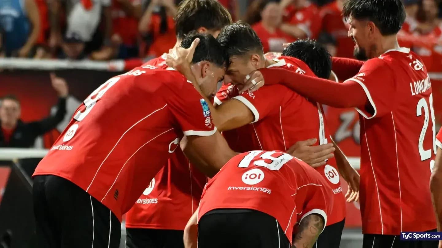 Celebración de jugadores de Independiente