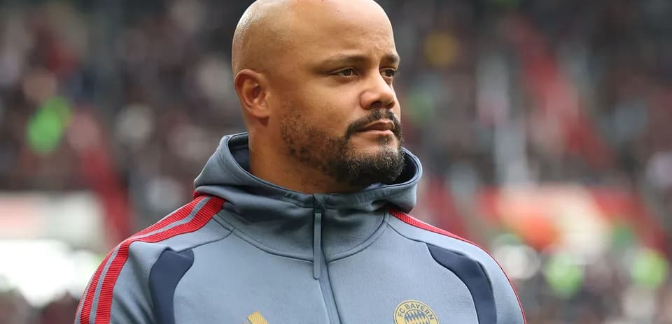 Entrenador de FC Bayern Múnich en el campo