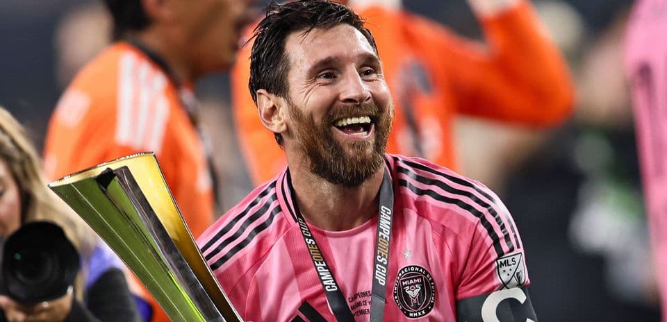 Carolina Holguín pide a Lionel Messi que respete la historia del Eldense tras su compra