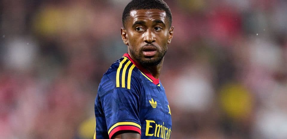 Reiss Nelson se despide del Arsenal tras acordar la rescisión de contrato