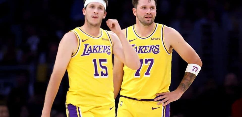 Luka Doncic y Austin Reaves demuestran su conexión en victoria de pretemporada de Lakers