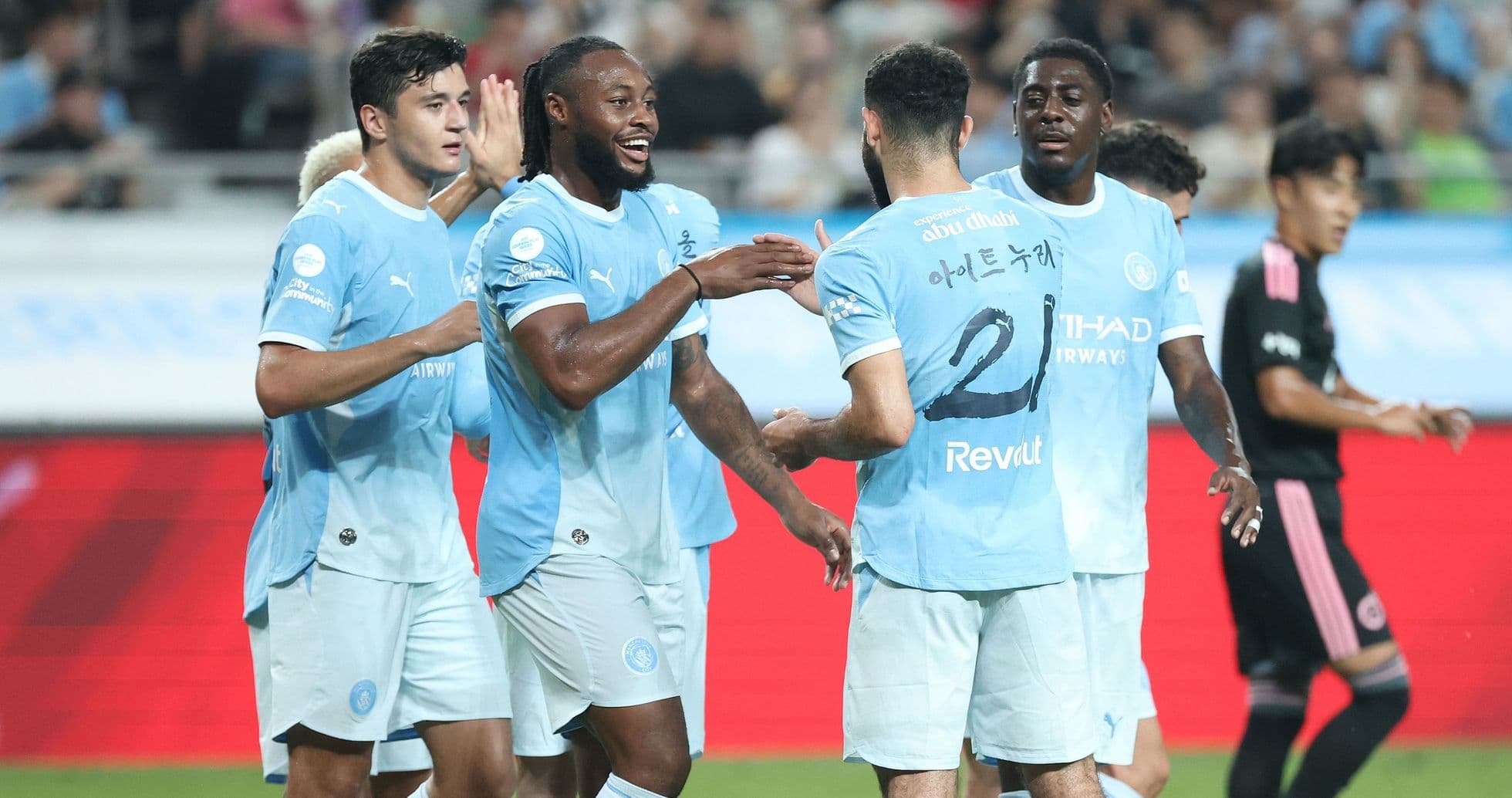 Manchester United sorprende con una oferta por Rayan Ait-Nouri de Manchester City en el último día de mercado