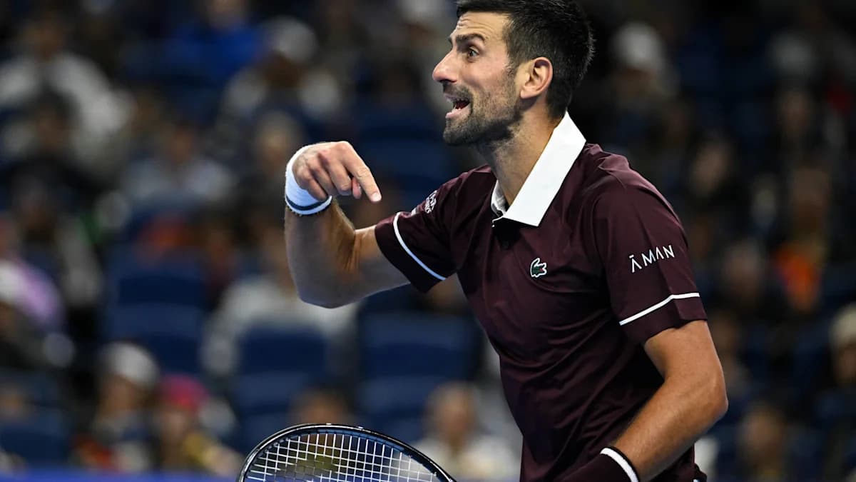 Por qué terminó en descalificación el partido entre Novak Djokovic y Daniil Medvedev en semifinales de Beijing