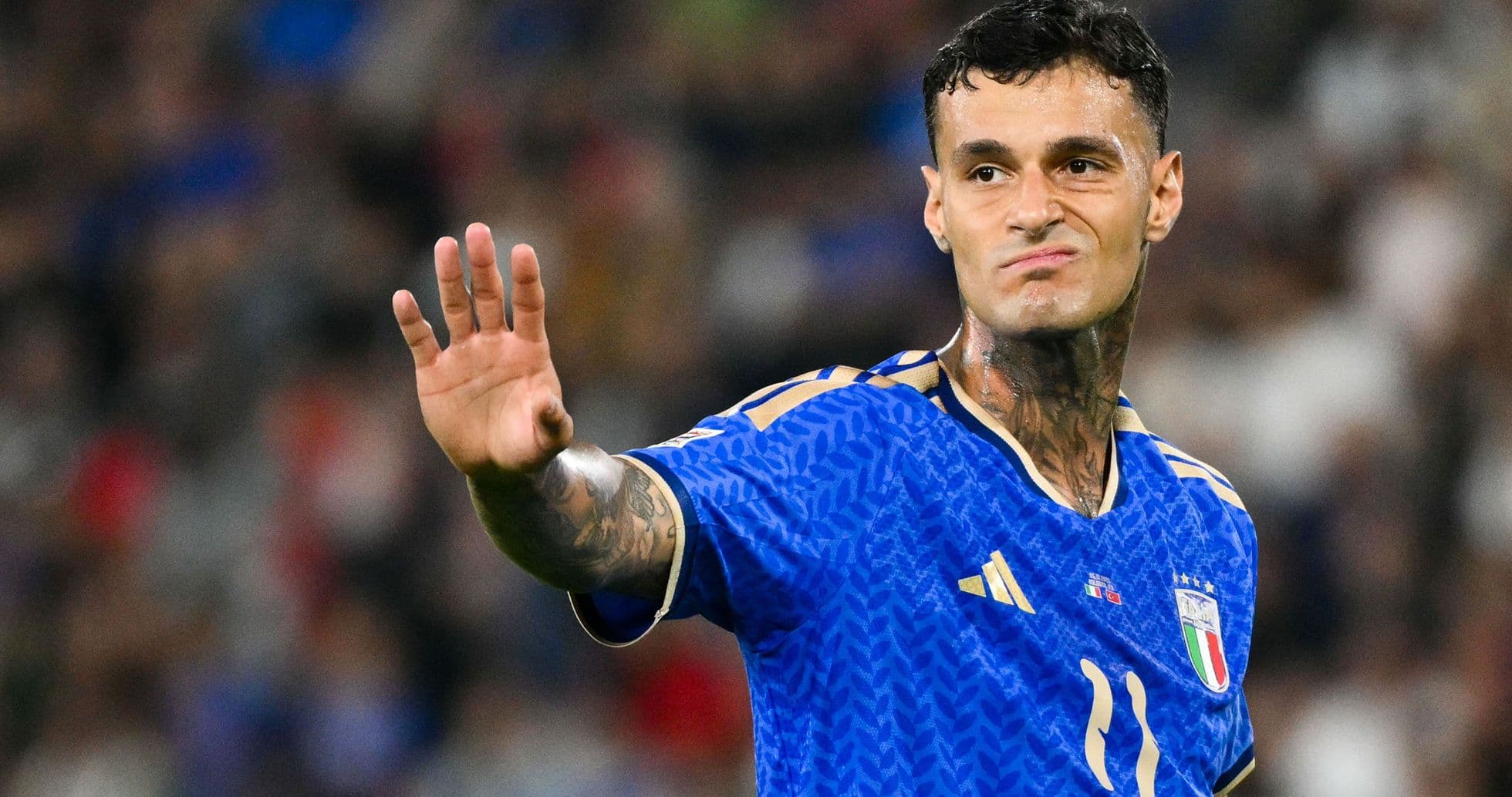Gianluca Scamacca destaca la resiliencia de Italia tras vencer a Turquía en la Liga de Naciones