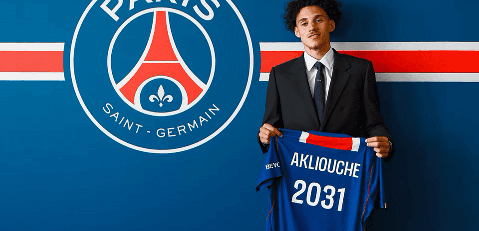 Maghnes Akliouche se une al Paris Saint-Germain hasta 2031
