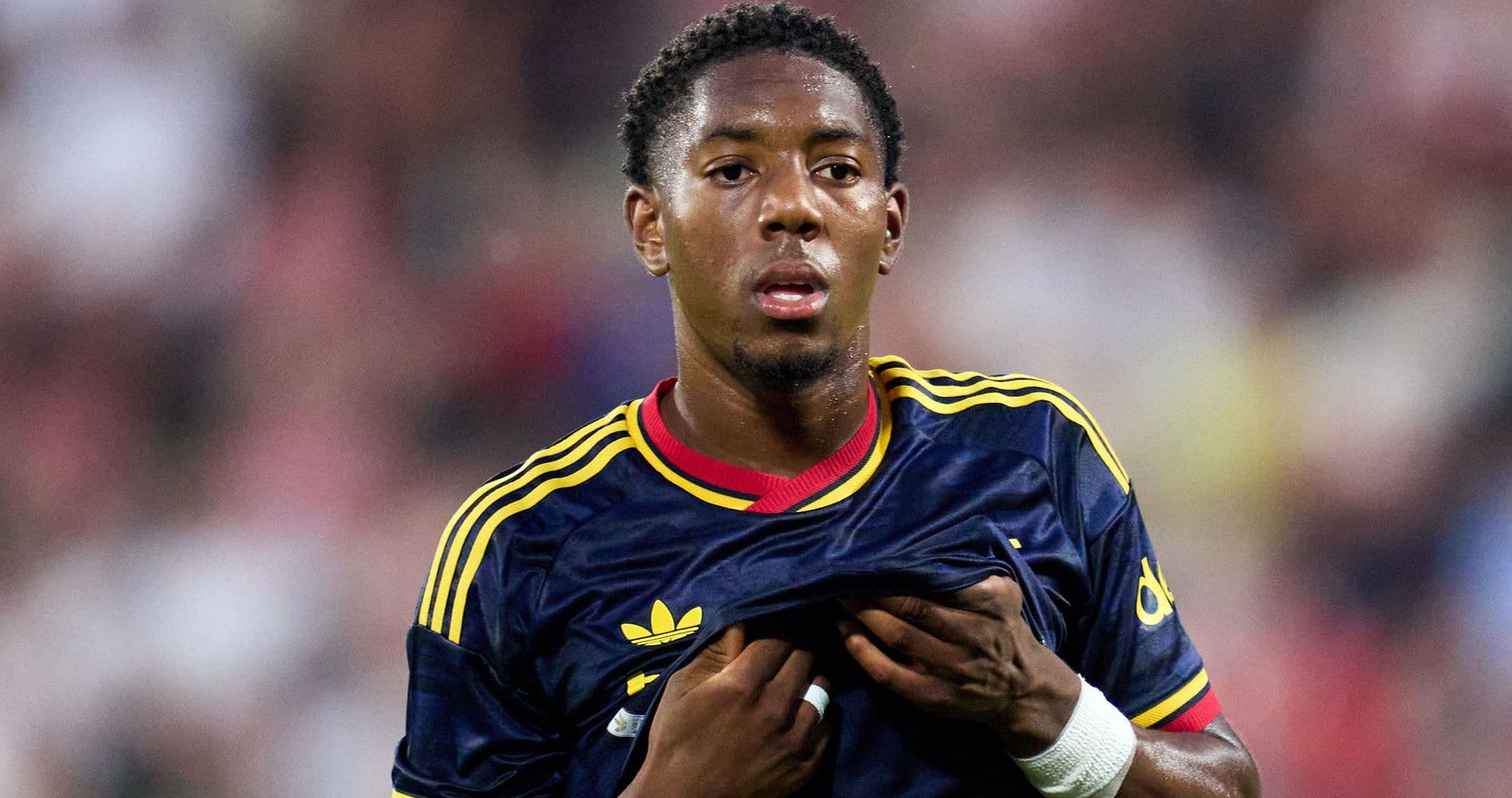 Liverpool presionado para arrebatar a Manchester United y Chelsea al talento de Arsenal Myles Lewis-Skelly
