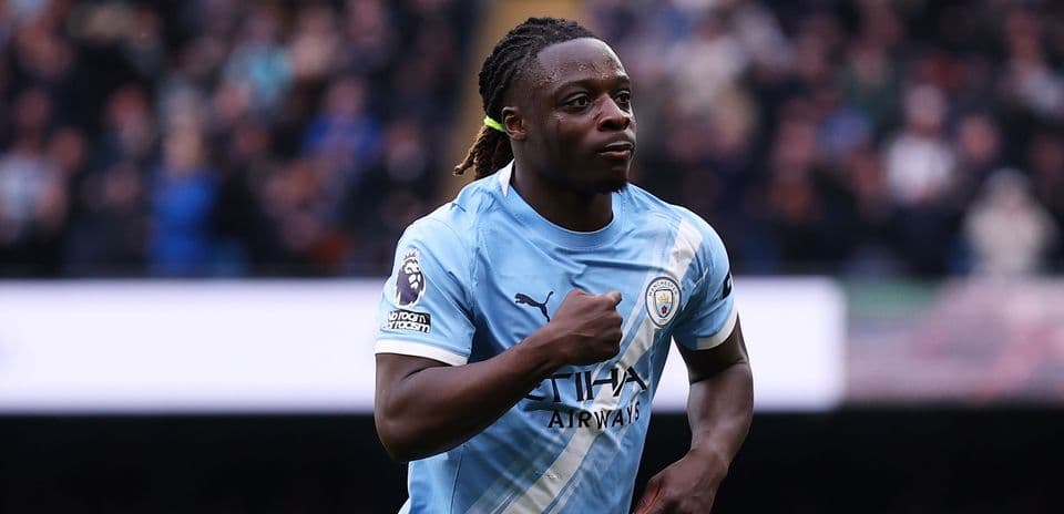 Jeremy Doku renueva por cinco años con Manchester City y se compromete hasta 2031