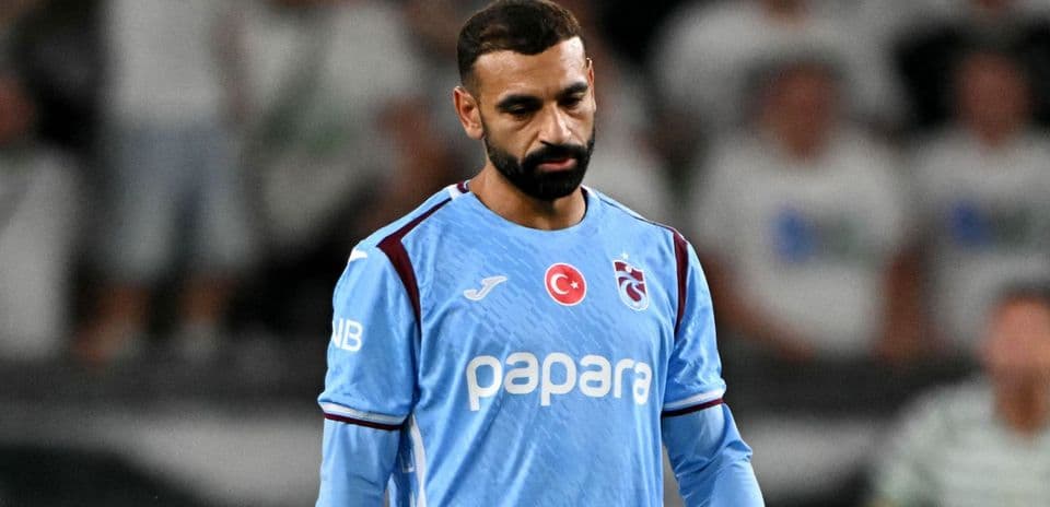 Fatih Tekke deja Trabzonspor tras intento frustrado de renuncia, complicando la situación de Mohamed Salah