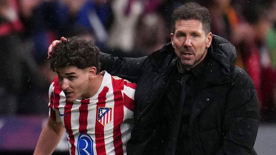 Diego Simeone está muy enfadado con Julián Álvarez por su deseo de ir al Barcelona