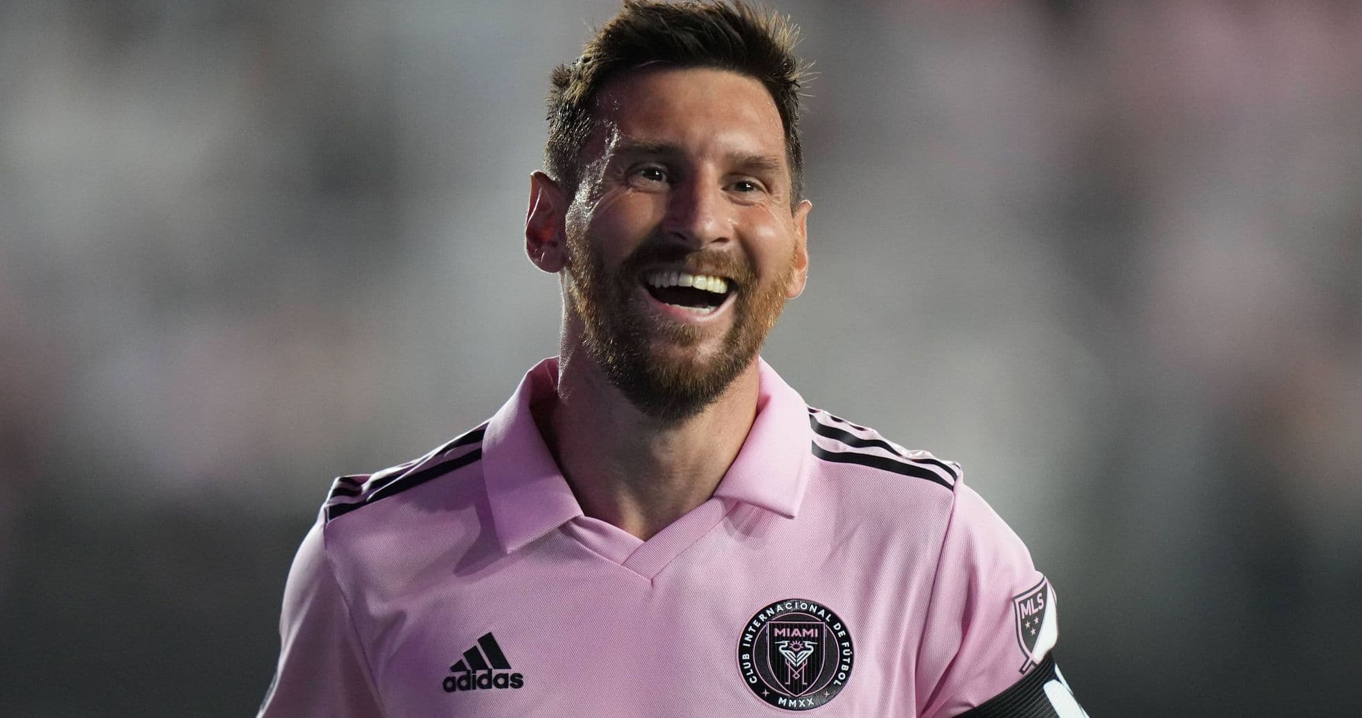 Lionel Messi avanza hacia la adquisición total del club español CD Eldense