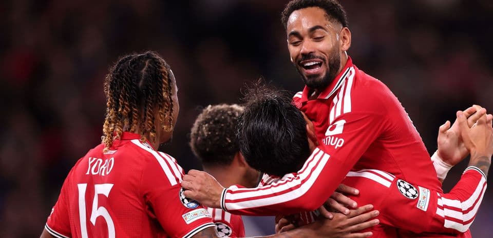 Manchester United rompe sequía de goles en Champions con victoria contundente sobre Sabah