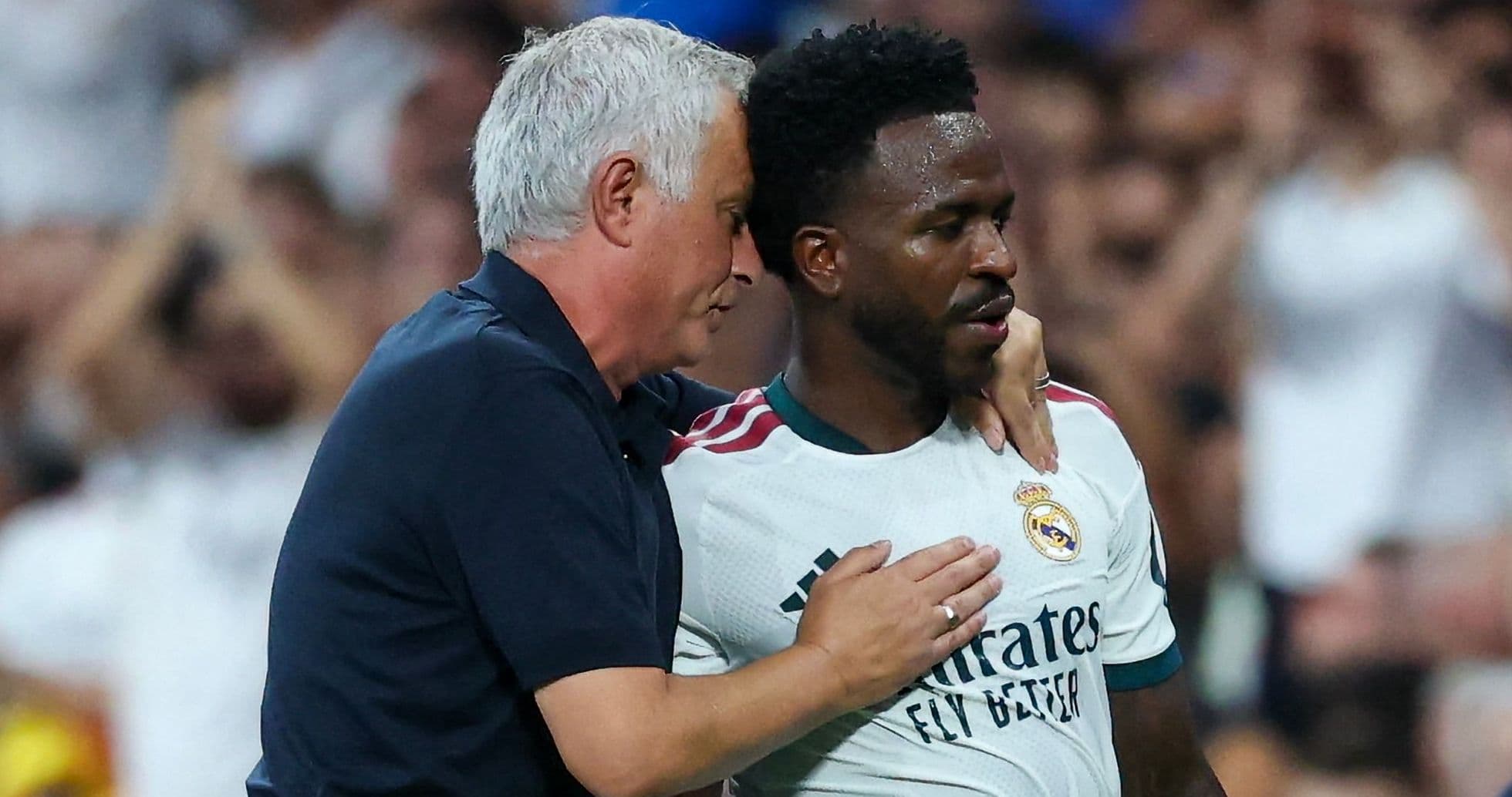 José Mourinho defiende a Vinicius Junior tras los silbidos en la victoria del Real Madrid contra Inter