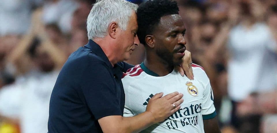 José Mourinho defiende a Vinicius Junior tras los silbidos en la victoria del Real Madrid contra Inter
