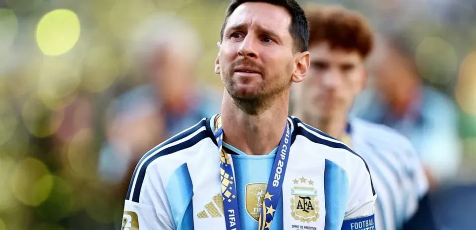 Por qué más de 80,000 fans argentinos piden que FIFA reprograme la final del Mundial contra España