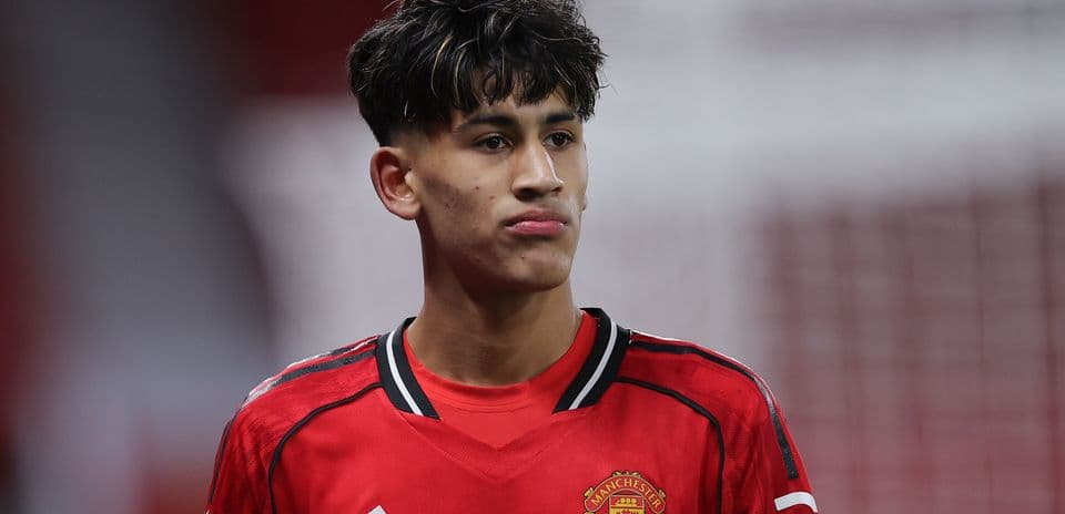 Michael Carrick advierte cautela ante la petición de salida de JJ Gabriel, seguido por Real Madrid y Barcelona