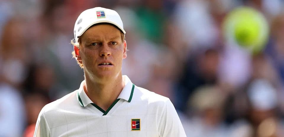 Jannik Sinner Confirma su Regreso al Tenis con Novak Djokovic Esperando en Beijing