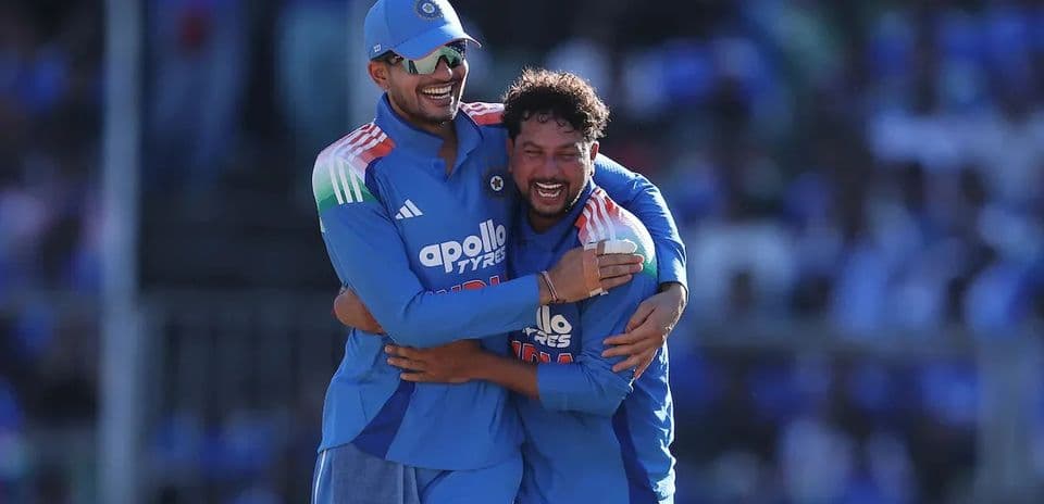 Kuldeep Yadav recibe el premio al Jugador del Partido en el 1er ODI entre India y West Indies, dejando fuera a Virat Kohli pese a su centuria