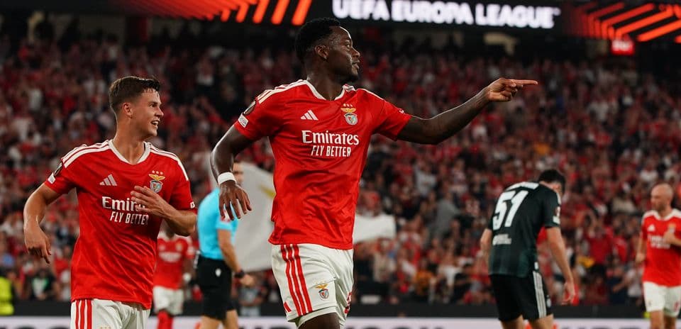 Jhon Duran brilla en la contundente victoria del Benfica sobre Celtic