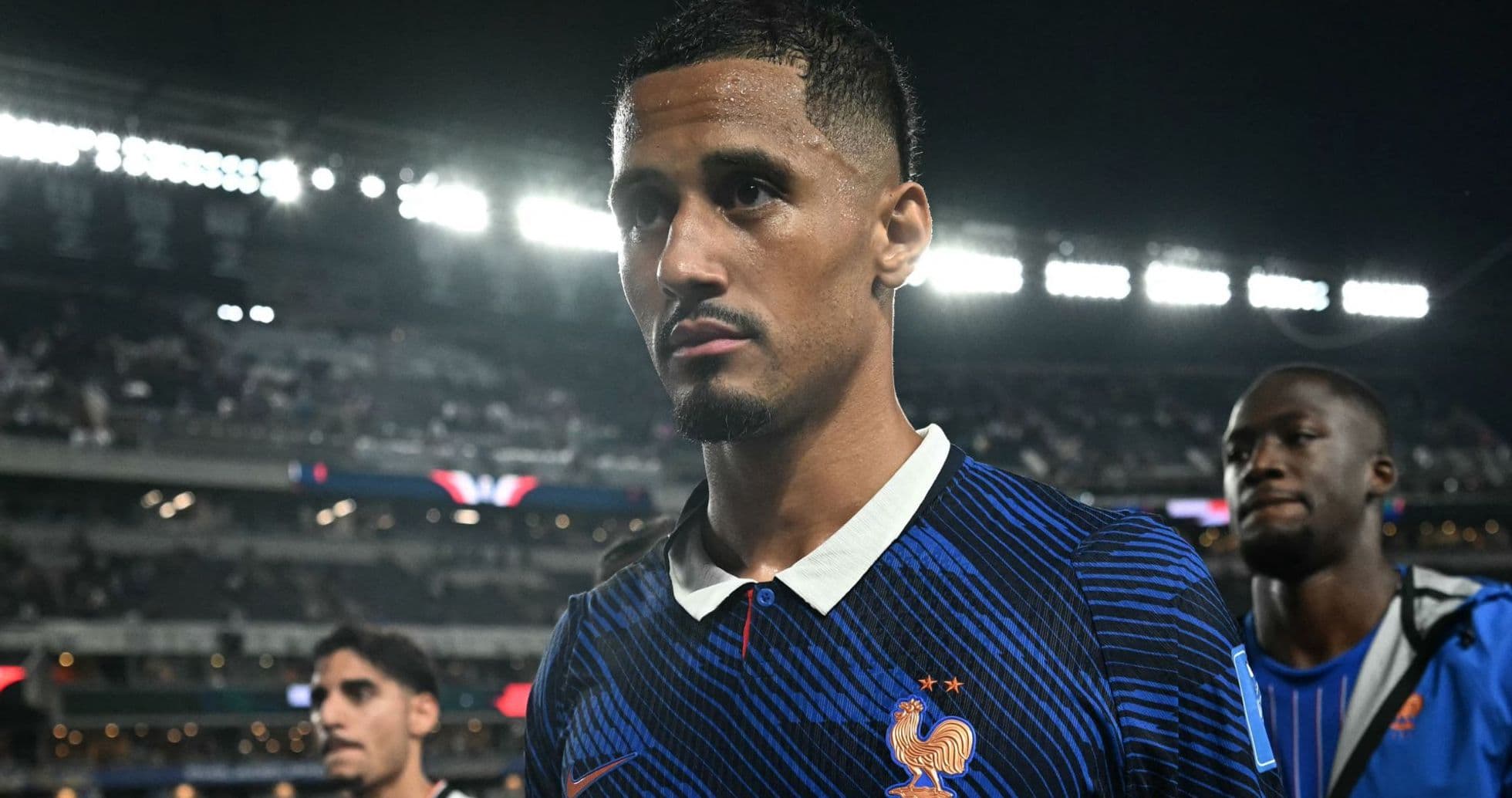 Didier Deschamps mantiene la confianza en William Saliba pese a sus molestias lumbares