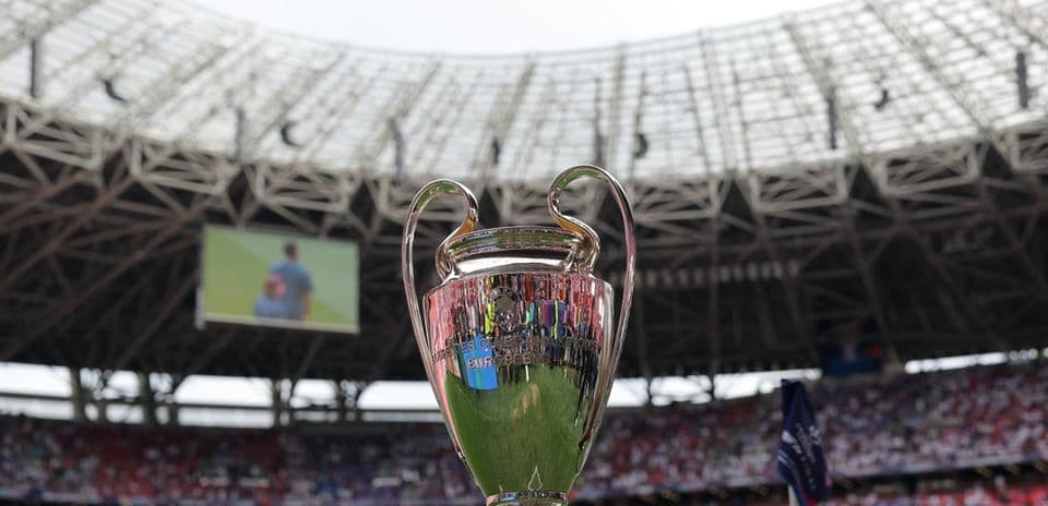 Cómo se dividen las bolas para el sorteo de la UEFA Champions League 2026/27