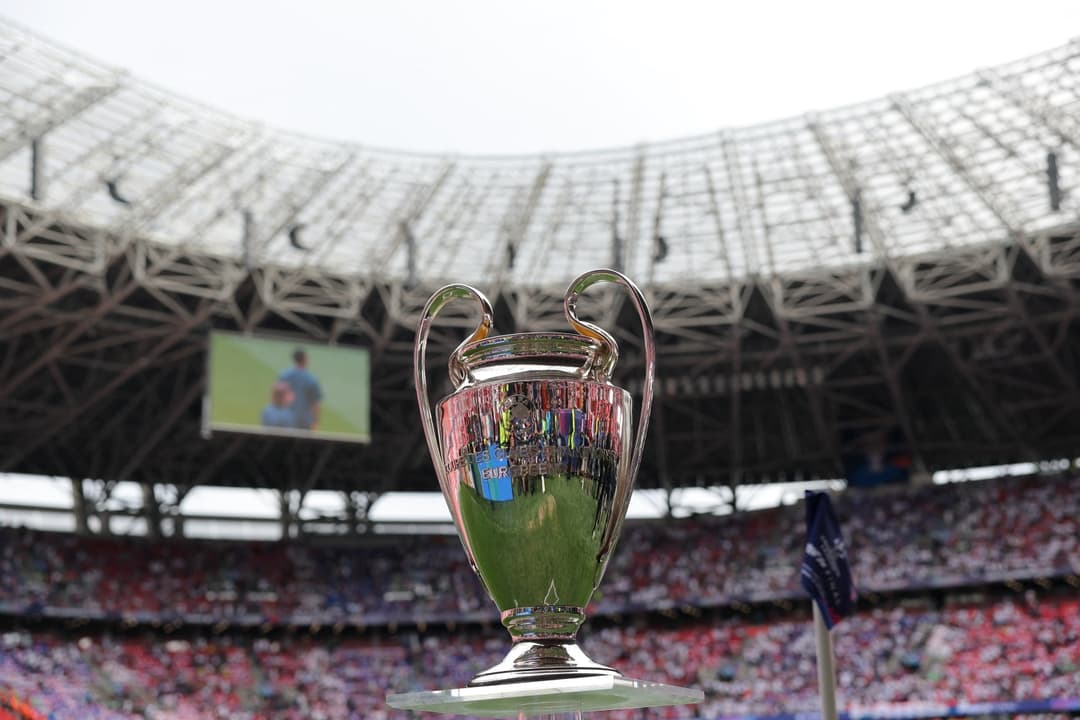 Cómo se dividen las bolas para el sorteo de la UEFA Champions League 2026/27