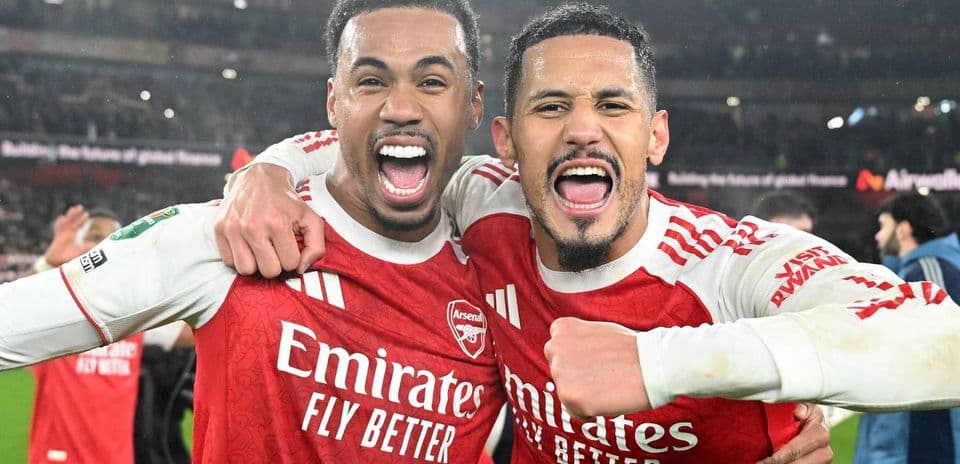 Los 25 Mejores Defensas Centrales en el Fútbol Mundial—Clasificación