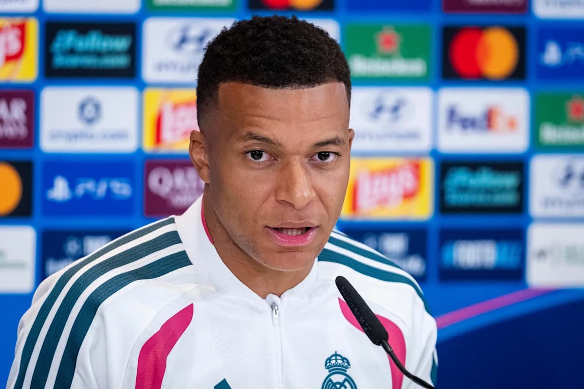Kylian Mbappé reconoce la necesidad de mejorar defensivamente y con el balón